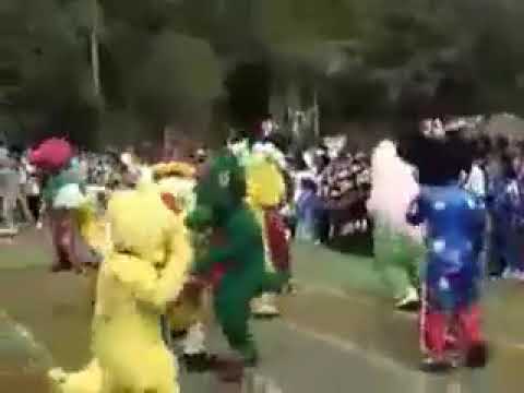 Ver video de Hasta Que Choque El Hueso