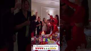 Оксана Самойлова семьей встречают Новый год 🎅🏻