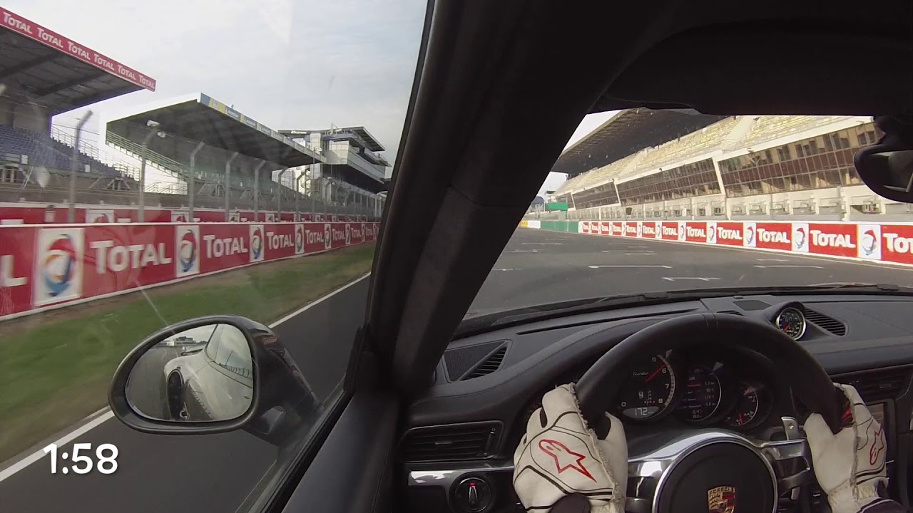 Porsche 911 Turbo vs GT3 RS Le Mans Bugatti Nov 2018