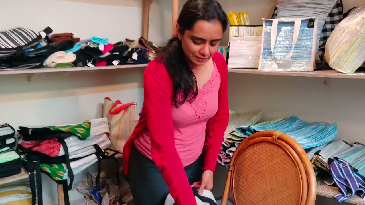 reCharkha’s UPCYCLED | HANDWOVEN Duffle bag product intro