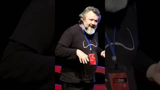 Dünya Biraz Hızlı Döneyim Dedi Mi? - Müfit Can Saçıntı