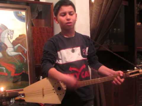 ლუკა რუსიშვილი \"შენ ჩემო დიდო ტკივილო\" უკრავს ფანდურზე.2014.წ