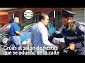 Grúas al salón de fiestas que se adueño de toda la calle