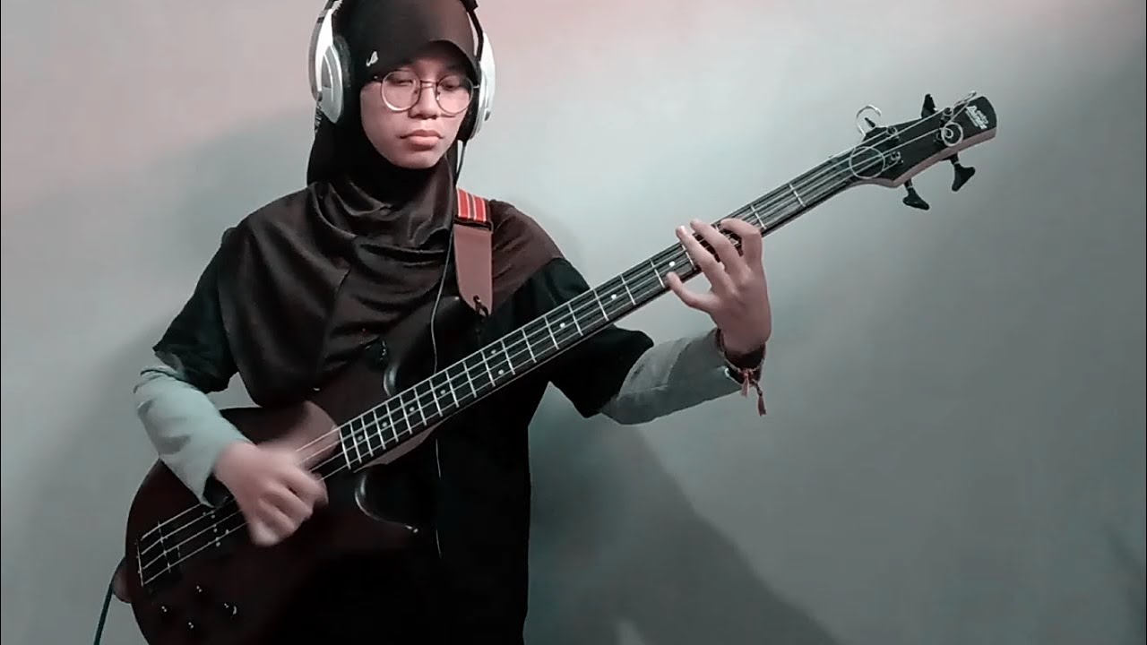 Song Gol Mae - A Chance Encounter | Hospital Playlist Band Version (Bass Cover with Tabs)