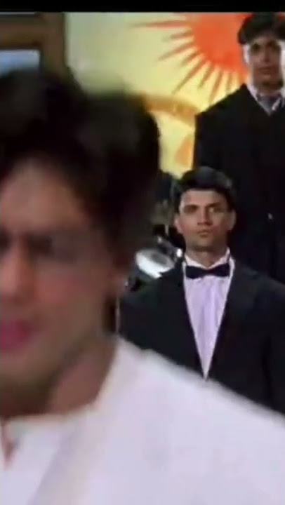 Aakhir kisse darti thi #aishwaryarai dekhiye Aankhein khuli ho - Mohabbatein