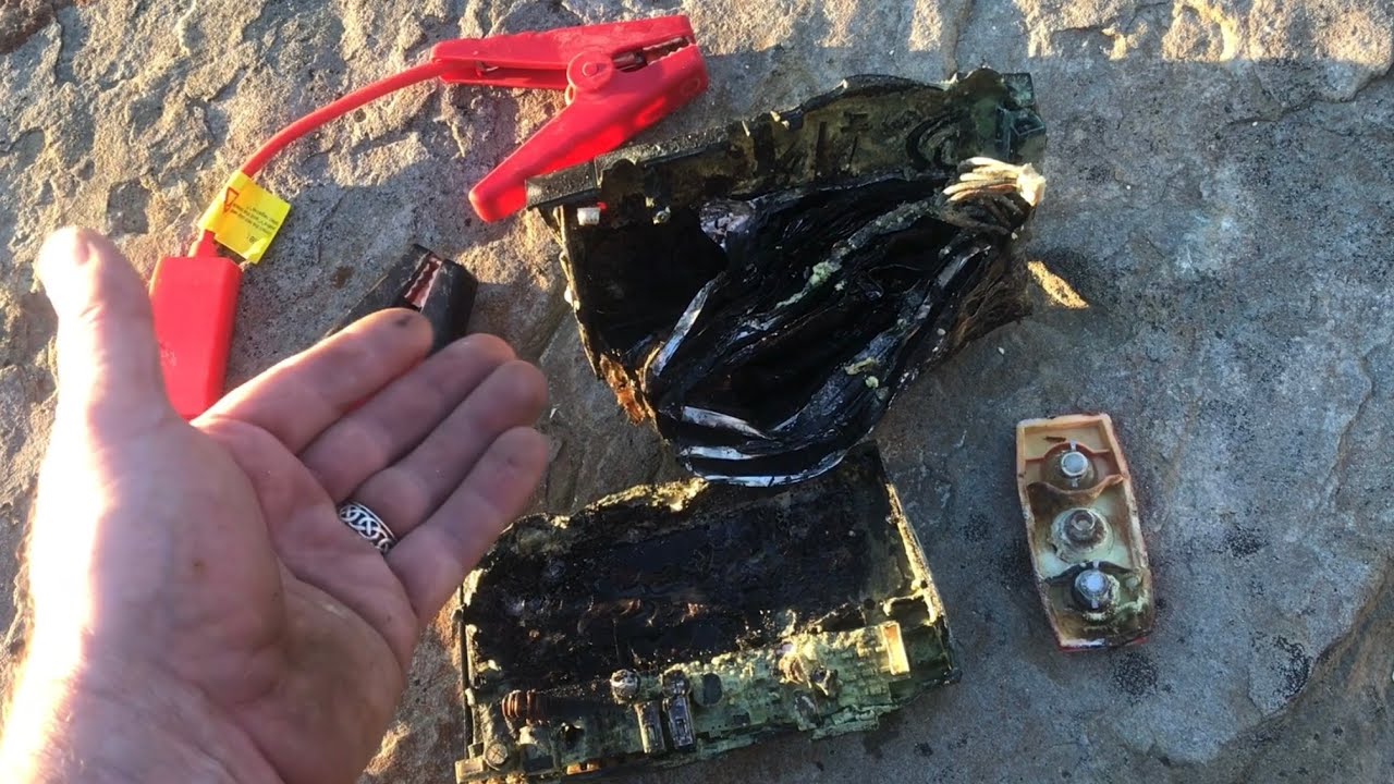 lithium ion ”jump starter” BURSTS INTO FLAMES power pack