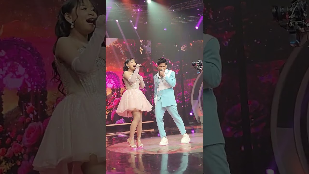 APRIL , TASYA DAN VALEN II MALAM AWARDS SOSMED FAVORITE 