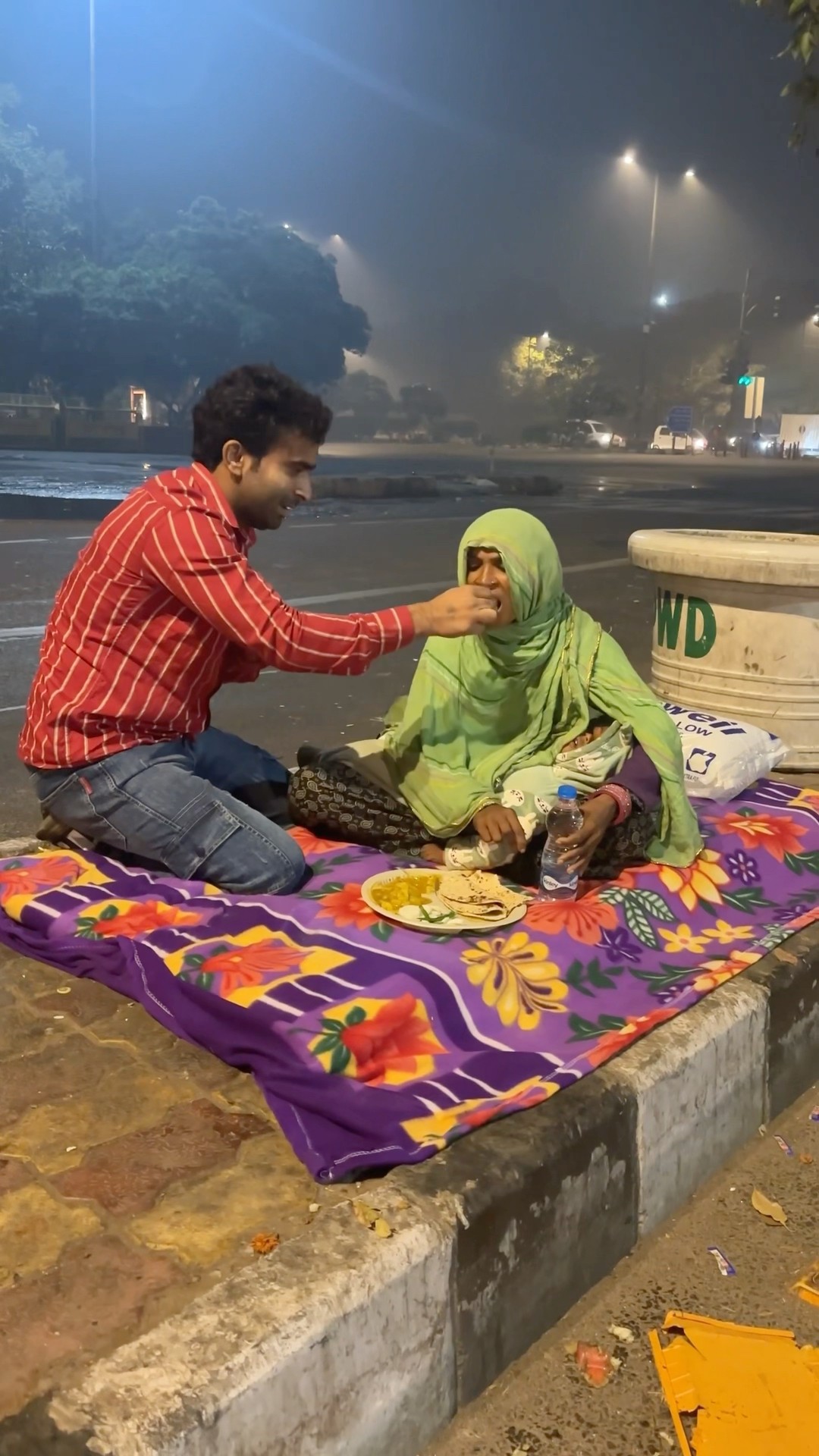 ??ऐसी जिंदगी किसी को ना दे भगवान ??#humanity #respect #helping #trending #viralvideo #youtube