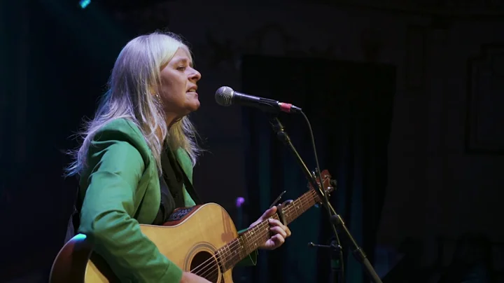 Cate Taylor - A Blackbird's Way