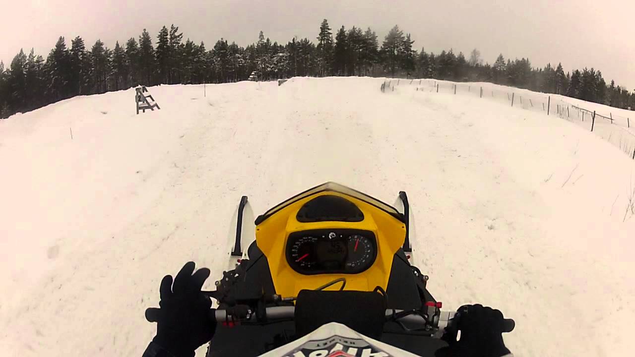 Träning på Bussjö, Skotercross