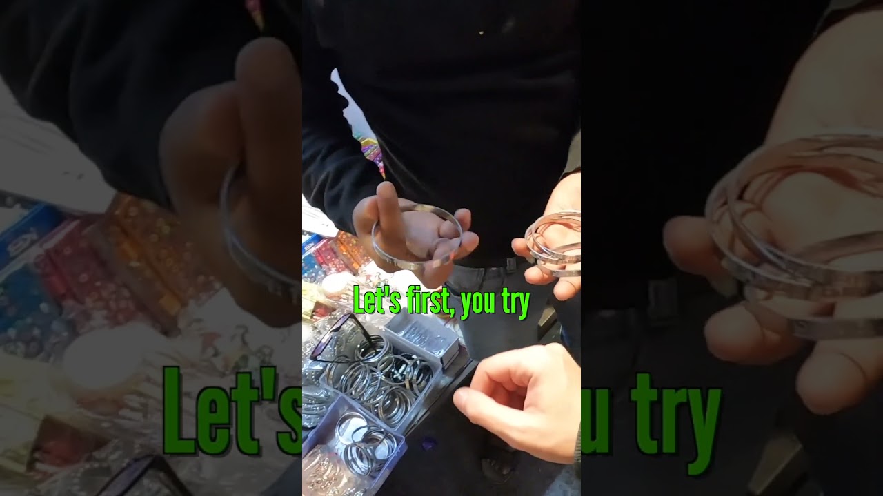 Buying a gift for my Indian friends 🇮🇳