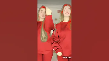 بصف الاول كنا رفاق لانا ولين 