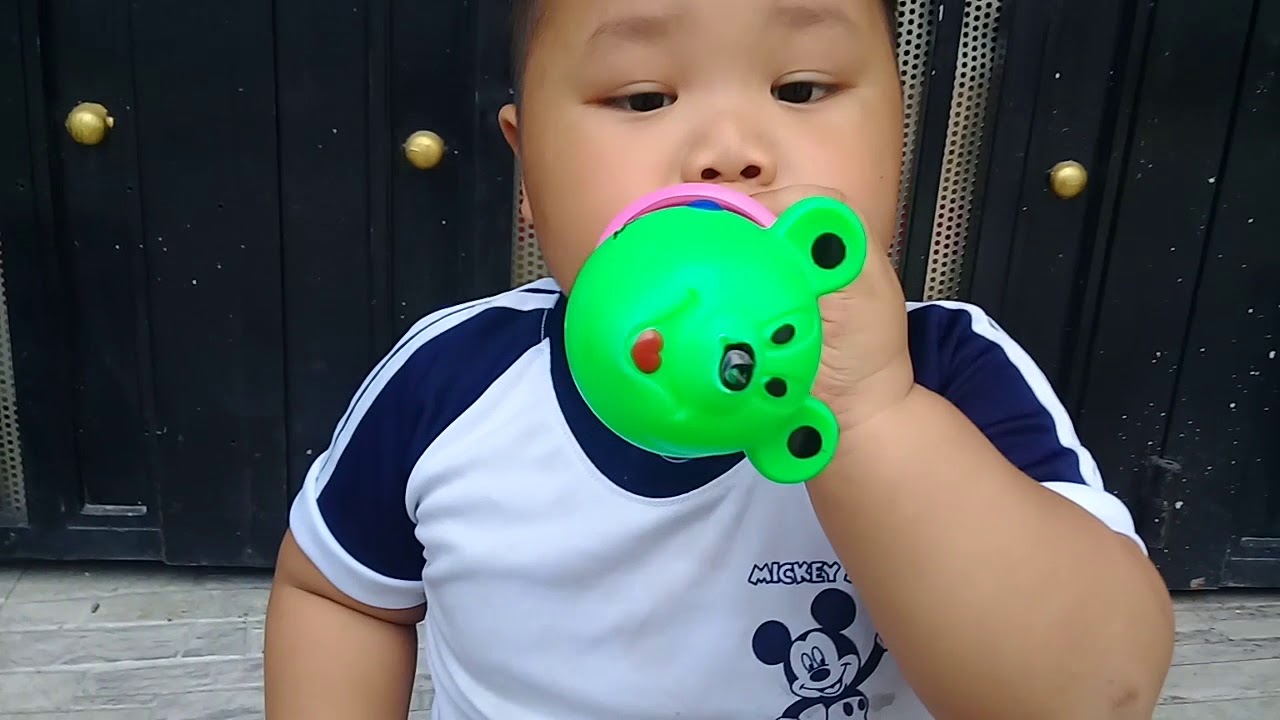 Đồ chơi trẻ em bé pin thổi kèn hình gấu ❤ PinPin TV ❤ Baby toys trumpet bear - YouTube