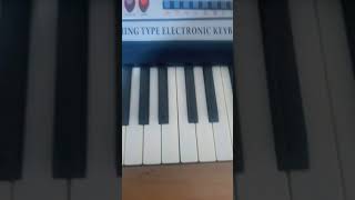 игра в кальмара мкзика на пианино