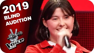 BTS - The Truth Untold (Evelyne) | The Voice Kids 2019 | Blind Auditions | SAT.1 Resimi