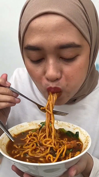 Gak pernah bosen sama Mie Ayam#mukbang #kulinerbandung #baksopedas #mieayam #miepedas