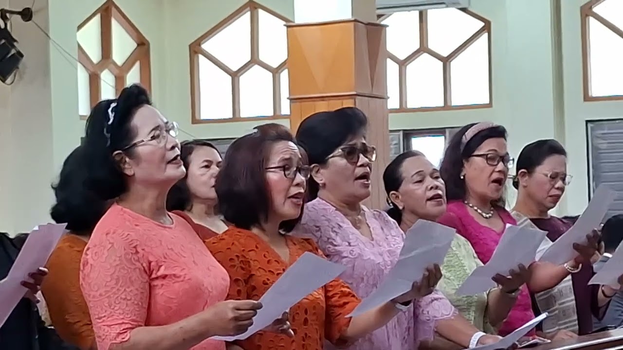 Koor Parompuan Selatan II HKBP MARANATHA RAEALUMBU BEKASI