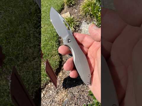 Funky knife that is so smooth & solid… my Mini Arius!