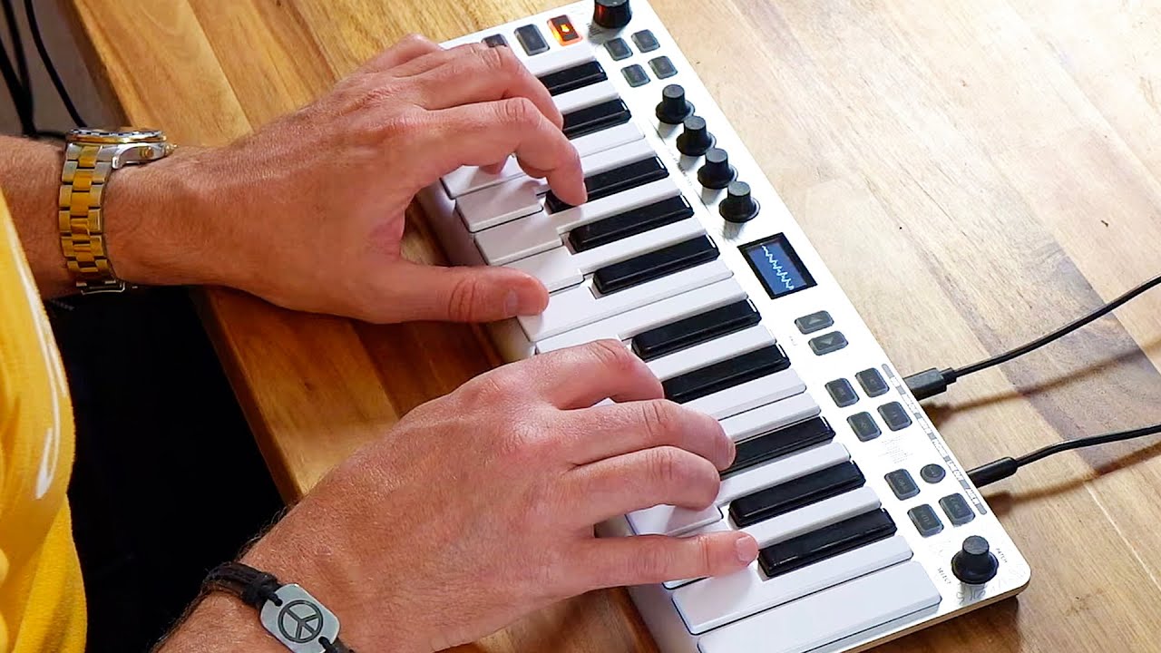 XSynth Unboxing & Sound Demo: The Ultimate Travel Synth? 4K