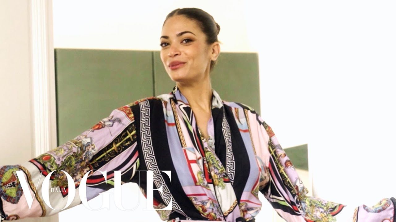 Elodie si prepara per lo show di ANDREĀDAMO alla Milano Fashion Week | Vogue Italia