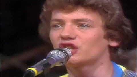 Comment Ca Va  -  lyrics -  ENGLISH