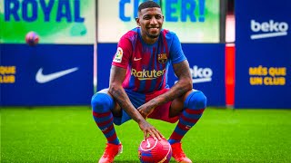 EMERSON ROYAL steps on the Camp Nou for the FIRST TIME
