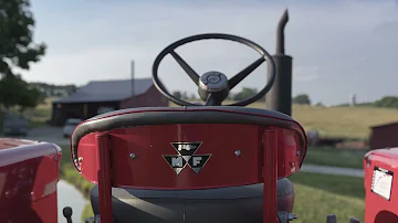 Kolik koní má traktor Massey Ferguson 180?