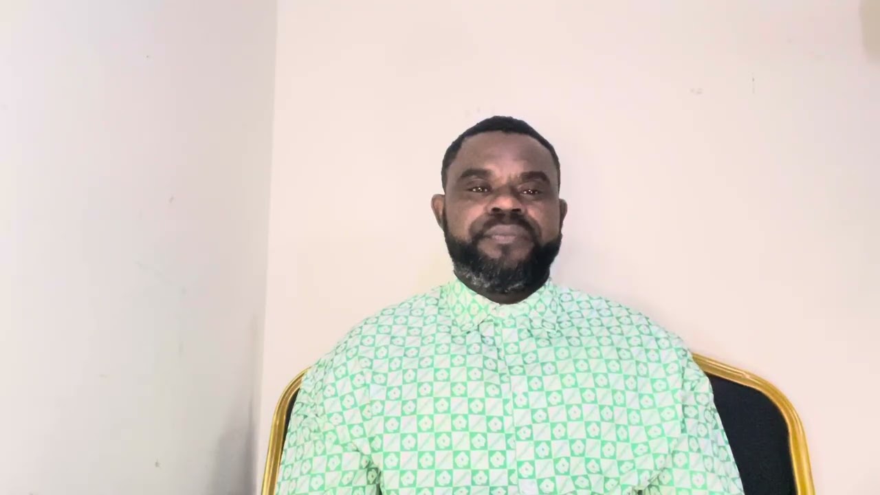 БОГ ГОВОРИТ; КТО-ТО СМОТРЕЛ НА ТЕБЯ ИЗДАЛЕКА…