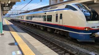 ②JR東日本  E653系1100番台 H203(新ニイ)　特急しらゆき3号　新津駅到着発車　※2025年8月撮影