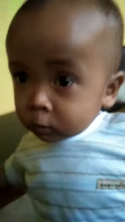 Bayi bersiul