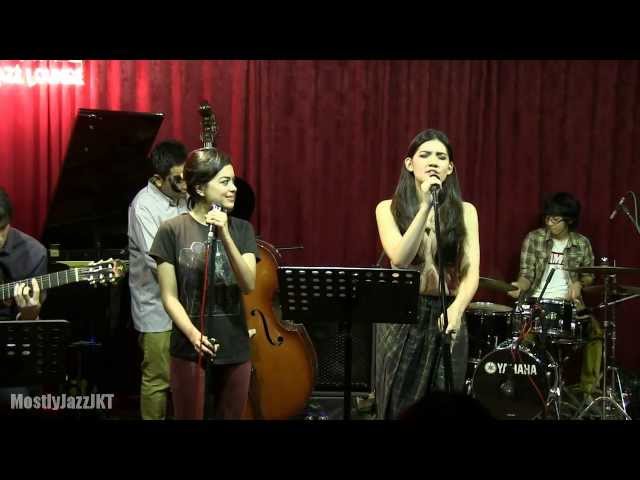 Monita Tahalea ft. Indra Lesmana & Eva Celia - Message in a Bottle @ Mostly Jazz 24/10/13 [HD] class=