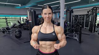 Satu Takamaa World-Cl Female Bodybuilder