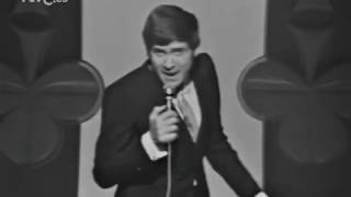 Video thumbnail of "Gianni Morandi - Scende la Pioggia 1969"