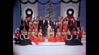 Dean Martin & The Entire Cast - Medley of Christmas Carols - LIVE - CHRISTMAS chords