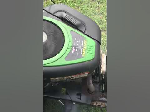 John Deere 19 hp engine Briggs and Stratton - YouTube