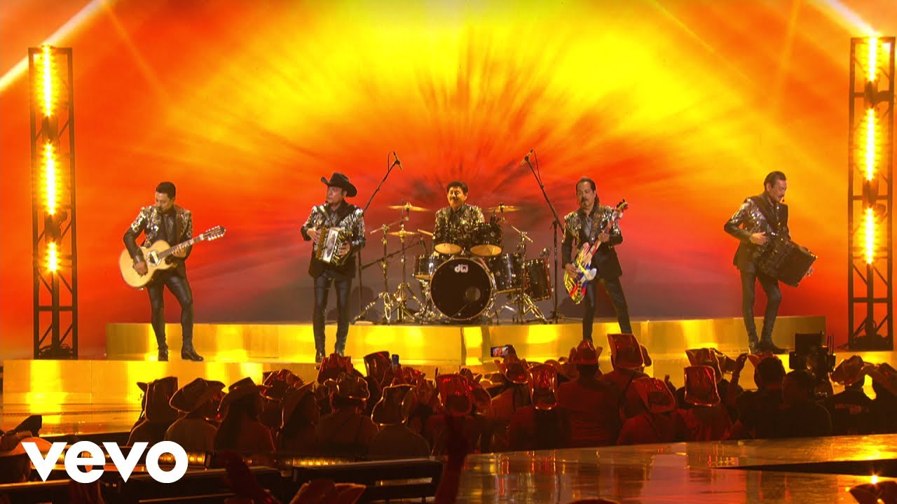 Los Tigres Del Norte - Aquí Mando Yo (En Vivo)