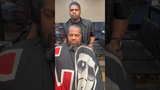 Beginner barber: How I do a neck lineup 💈🔥 #recommended #viral #like #phillybarber #barbercontent