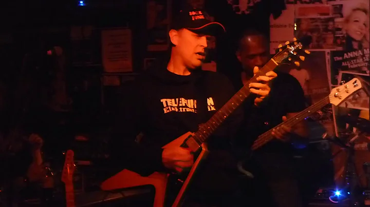 Joe Bonamassa~Jazz on a Flying V~3 great Jazz Solo...