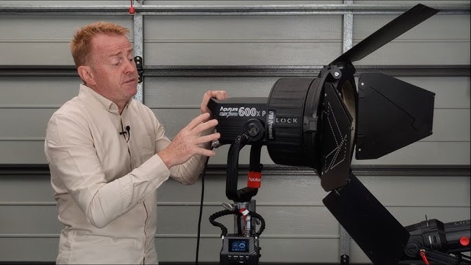 Gaffer & Gear 129 - Aputure F10 Fresnel 