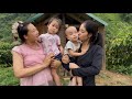 Ngoan and her 2  young children visited Noi,who was pregnant and facing difficulties and needed help