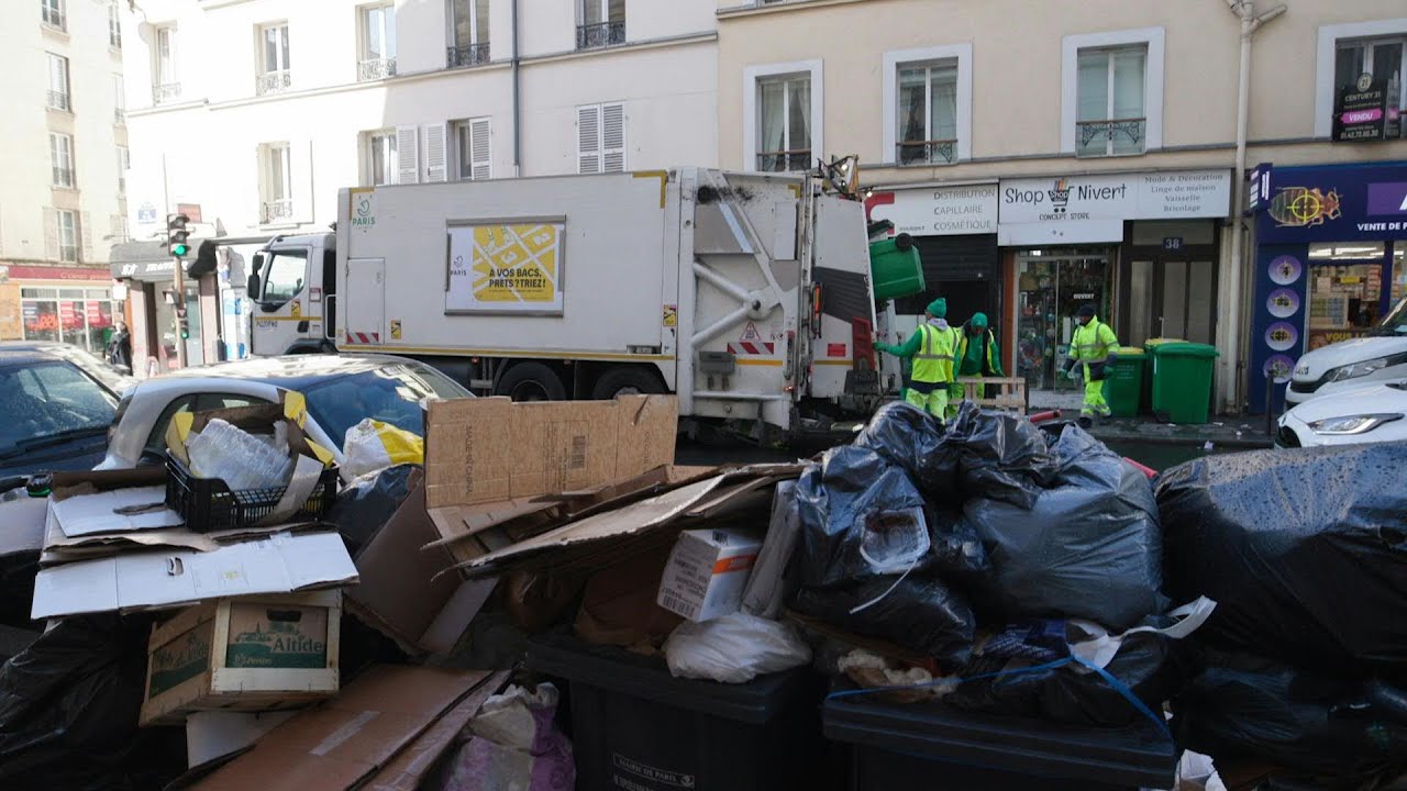 Lixo em meio ao luxo parisiense | AFP