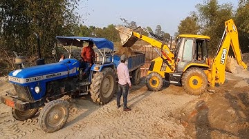 Backhoe Loader Loading Soil in Tractor - Sonalika DI 745 Tractor - JCB Real and Reverse Video