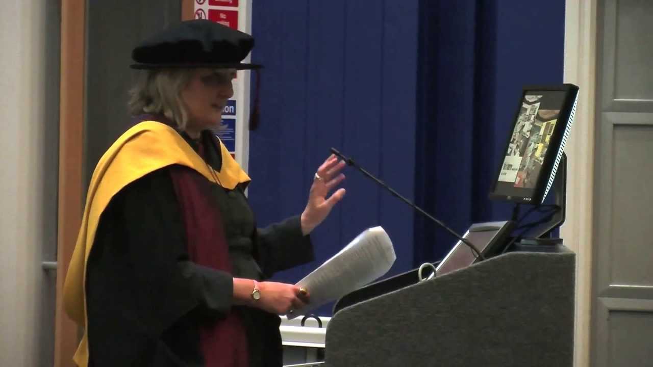 Looking at the Overlooked: Art, Design & Popular Culture - Anne Massey