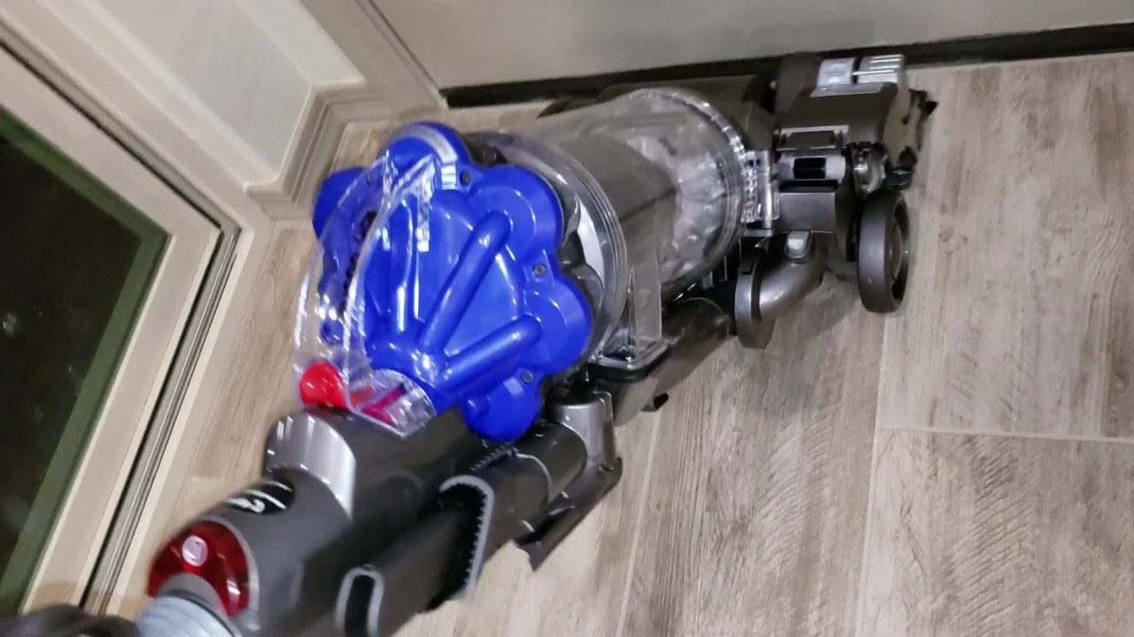 Dyson Dc33, quick vacuuming downstairs😀 - YouTube