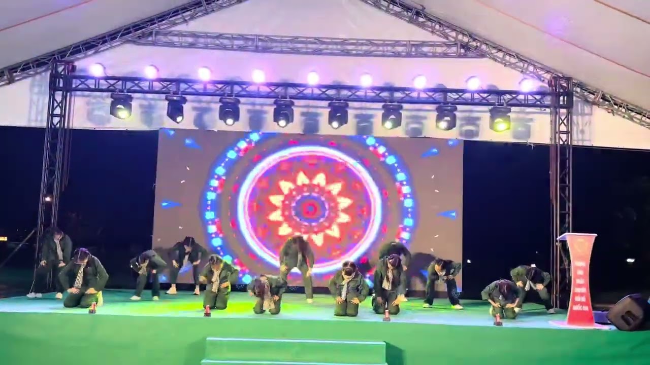 Những ngôi sao xa xôi - Khát vọng tuổi trẻ