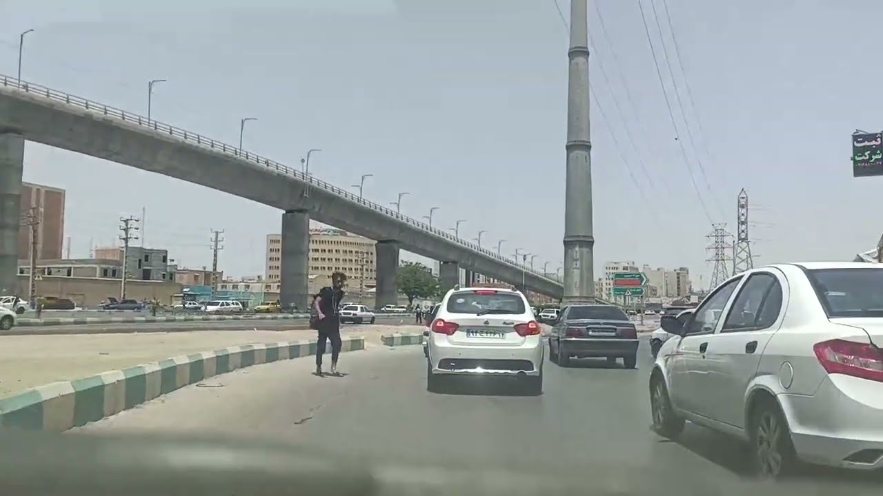 Cruising Through Ahvaz: A Mesmerizing Drive Through the City's Streets 🚗✨