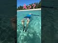 小学生が海で溺れそうになった時の対処法！ / How Kids Survive Drowning 😂