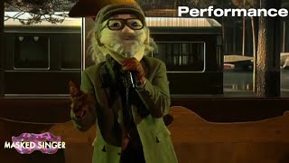 Masked Singer Papparainen 'Väärään aikaan' by Hugo | Suomi | Season 7
