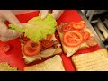 Готовим сочный сэндвич с фирменным соусом