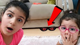 YAĞMUR VE YAPRAK KOLTUĞUN ALTINDA BÜYÜK BÖCEK GÖRDÜ ANNE KIZ TV
